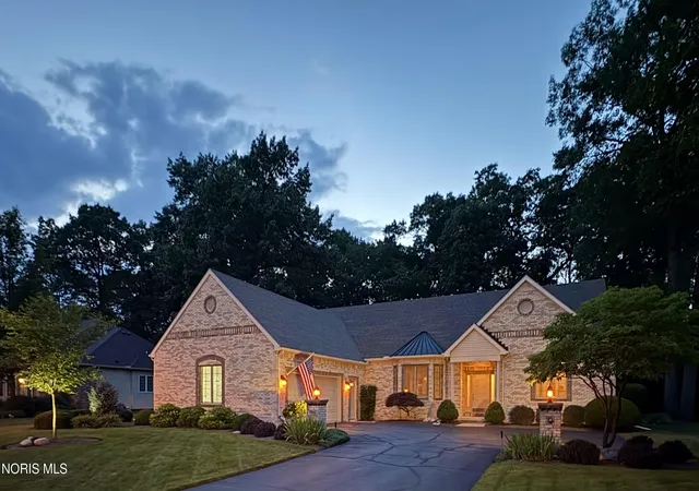 Photo 2 of Single family home for sale at 7910 Colony Woods Dr, Toledo, OH 43617 | MLS# 10010331 | Listing updated on 2026-09-12