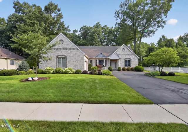 Photo 2 of Single family home for sale at 7910 Colony Woods Dr, Toledo, OH 43617 | MLS# 10010331 | Listing updated on 2026-09-12