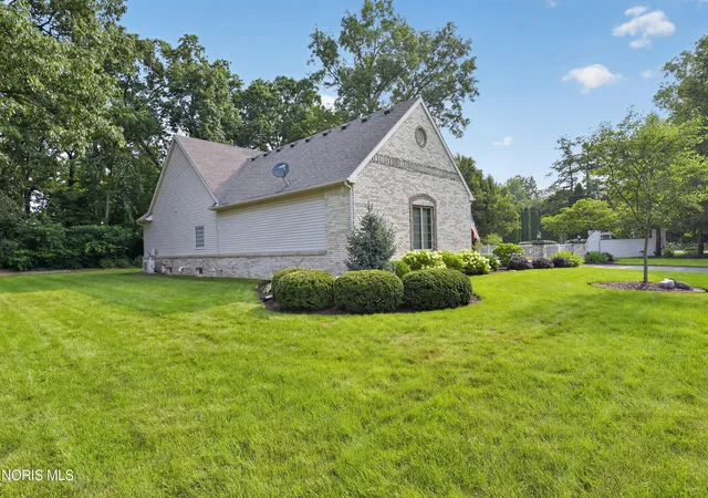 Photo 55 of Single family home for sale at 7910 Colony Woods Dr, Toledo, OH 43617 | MLS# 10010331 | Listing updated on 2026-09-12