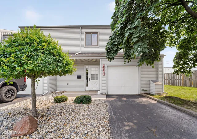 1st image of 2540 W Village Dr, Toledo, OH 43614 | MLS# 10010660