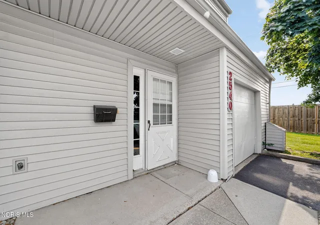 2nd image of 2540 W Village Dr, Toledo, OH 43614 | MLS# 10010660