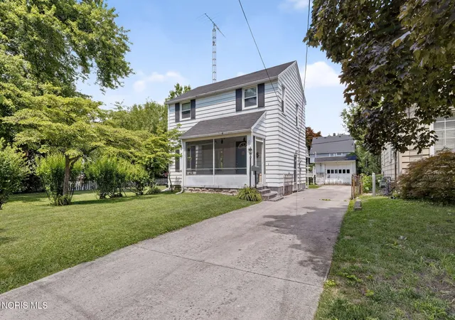 Photo 1 of Single family home for sale at 2542 Grantwood Dr, Toledo, OH 43613 | MLS# 10010354 | Listing updated on 2026-10-20