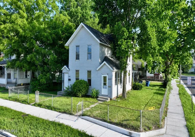 Photo 2 of Multi family home for sale at 637 Elmore St, Toledo, OH 43605 | MLS# 10010310 | Listing updated on 2026-07-10