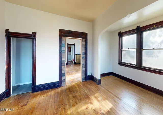 Listing Photo 4 - Condo for sale in building located at 637 Elmore St, Toledo, OH 43605