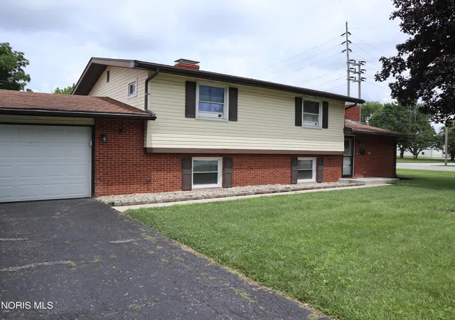 Homes for sale in Findlay, OH | 100 Northcliff Dr, Findlay, OH 45840 | MLS# 10010227
