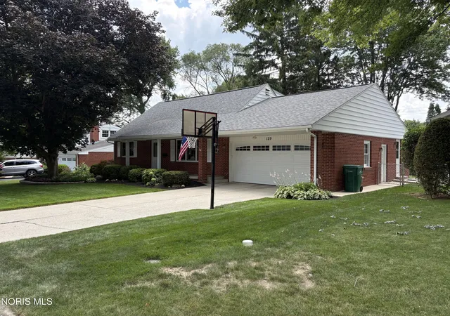 2nd image of 129 Woodley Ter, Findlay, OH 45840 | MLS# 10012103