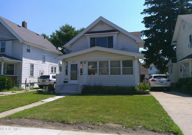 Homes for sale in Toledo, OH | 865 Ogden Ave, Toledo, OH 43609 | MLS# 10010269