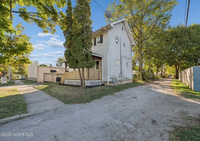 Photo 2 of Sale Pending at 4013 Caroline Ave, Toledo, OH 43612 | MLS# 10010249 | Listing updated on 2026-09-18