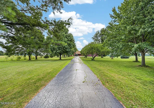 Homes for sale in Fostoria, OH | 6498 County Road 330, Fostoria, OH 44830 | MLS# 10010260