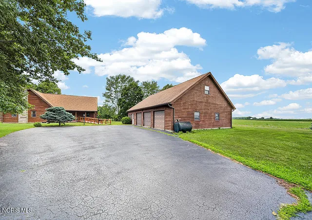 Homes for sale in Fostoria, OH | 6498 County Road 330, Fostoria, OH 44830 | MLS# 10010260