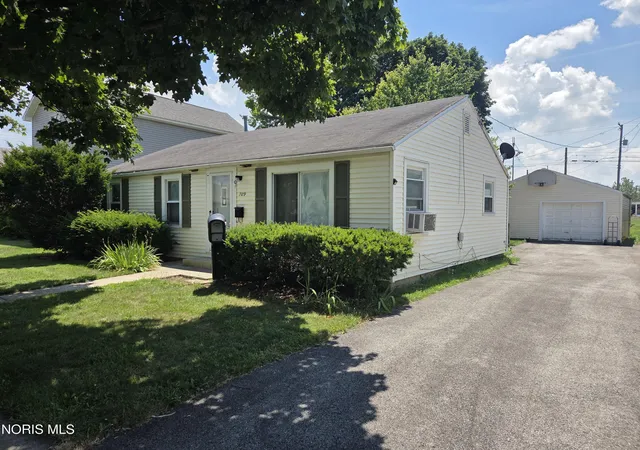 Homes for sale in Findlay, OH | 709 Putnam St, Findlay, OH 45840 | MLS# 10010270