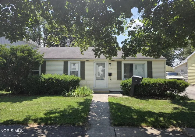 Homes for sale in Findlay, OH | 709 Putnam St, Findlay, OH 45840 | MLS# 10010270