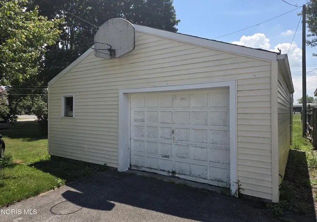 Photo 5 of Sale Pending at 709 Putnam St, Findlay, OH 45840 | MLS# 10010270 | Listing updated on 2026-08-17