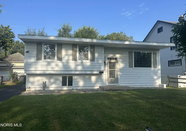 Photo 1 of Sale Pending at 5847 Adelaide Dr, Toledo, OH 43613 | MLS# 10010396 | Listing updated on 2026-08-30