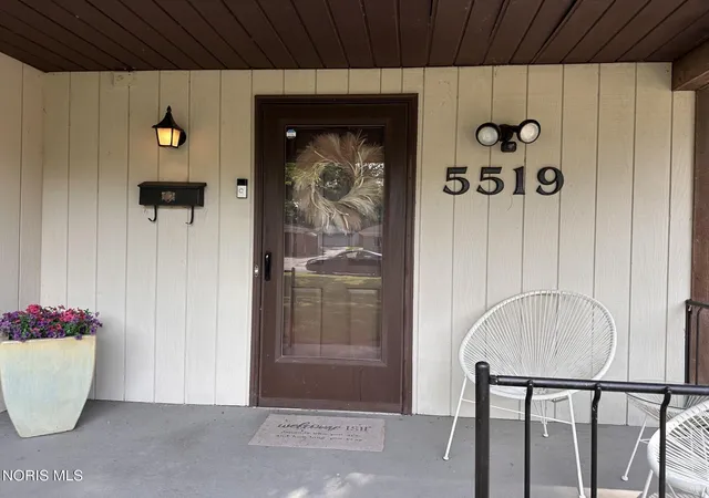 Photo 3 of Sale Pending at 5519 Ruth Ave, Toledo, OH 43613 | MLS# 10010296 | Listing updated on 2026-07-26