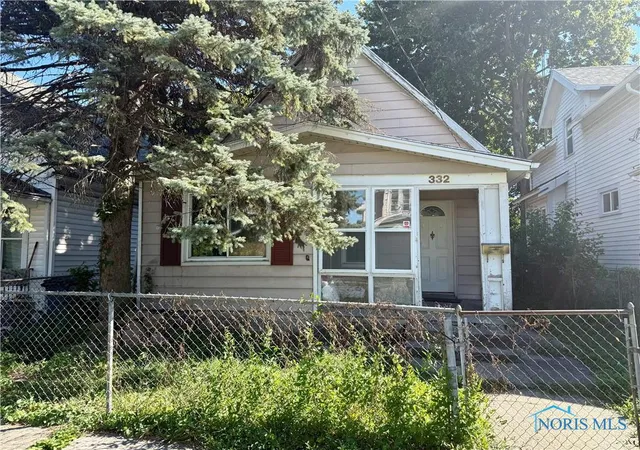 1st image of 332 E Lake St, Toledo, OH 43608 | MLS# 10010282