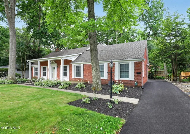 Homes for sale in Toledo, OH | 4533 Penridge Rd, Toledo, OH 43615 | MLS# 10010407