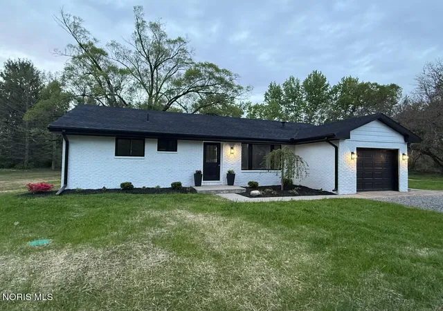 Homes for sale in Swanton, OH | 1568 County Road D, Swanton, OH 43558 | MLS# 10010294