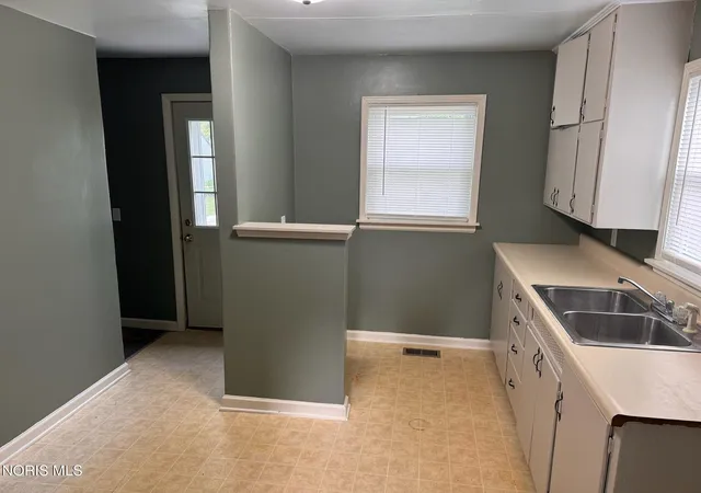 Homes for sale in Bryan, OH | 815 S Walnut St, Bryan, OH 43506 | MLS# 10010316