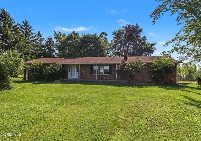 2nd image of 210 N Curtice Rd, Oregon, OH 43616 | MLS# 10010328