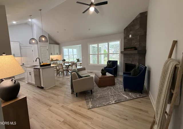 Single family home for sale at 4550 Vineyard Rd, Toledo, OH 43623 | MLS# 10010320