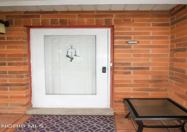 2nd image of 2594 E Sun Vly Dr, Port Clinton, OH 43452