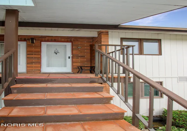 Homes for sale in Port Clinton, OH | 2594 E Sun Valley Dr #204, Port Clinton, OH 43452 | MLS# 10010329