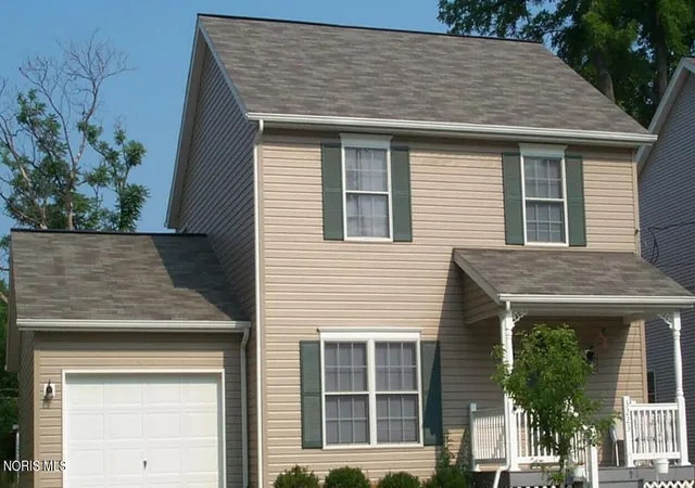 Photo 2 of Sale Pending at 3223 Glenwood Ave, Toledo, OH 43610 | MLS# 10010607 | Listing updated on 2026-09-11
