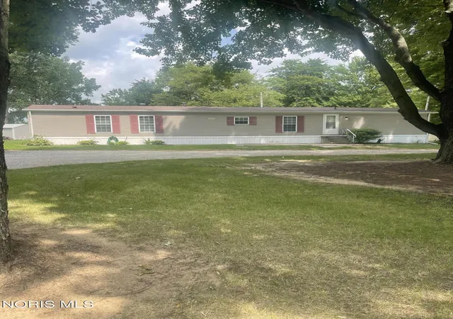 Homes for sale in Swanton, OH | 3787 County Road 4, Swanton, OH 43558 | MLS# 10010333