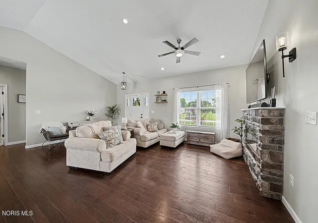 Photo 4 of Single family home for sale at 844 Autumn Ave, Carey, OH 43316 | MLS# 10010541 | Listing updated on 2026-10-08
