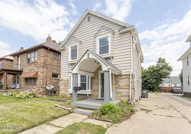 Homes for sale in Toledo, OH | 3814 Leybourn Ave, Toledo, OH 43612 | MLS# 10010346