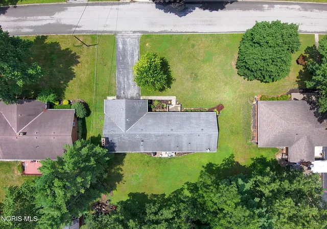 Homes for sale in Findlay, OH | 2505 Oakmont Dr, Findlay, OH 45840 | MLS# 10010397
