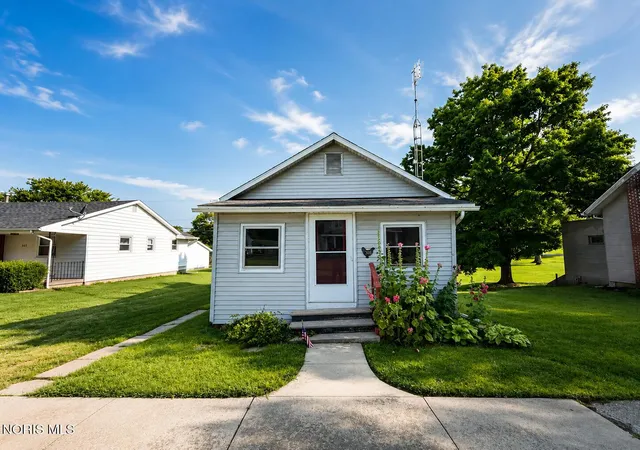 Homes for sale in West Unity, OH | 308 W Jackson St, West Unity, OH 43570 | MLS# 10010355
