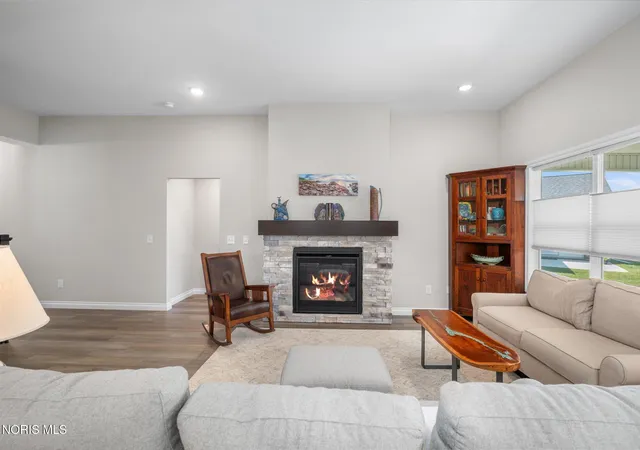 Photo 3 of Single family home for sale at 15683 Sunset Maple Dr, Perrysburg, OH 43551 | MLS# 10010528 | Listing updated on 2026-09-18