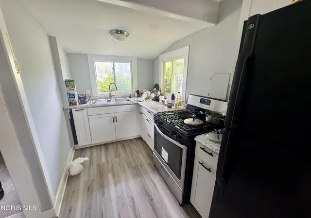 2nd image of 5702 Edgewater Dr, Toledo, OH 43611 | MLS# 10010398