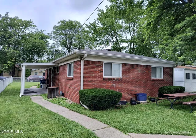 Photo 3 of Sale Pending at 1922 Price St, Toledo, OH 43605 | MLS# 10010367 | Listing updated on 2026-10-04