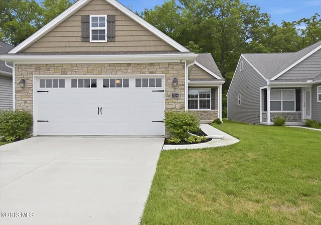 Homes for sale in Toledo, OH | 2056 Sunrise Creek Dr, Toledo, OH 43615 | MLS# 10010372