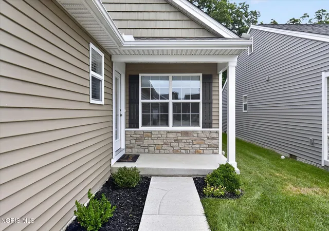 Photo 3 of Single family home for sale at 2056 Sunrise Crk Dr, Toledo, OH 43615 | MLS# 10010372 | Listing updated on 2026-10-04