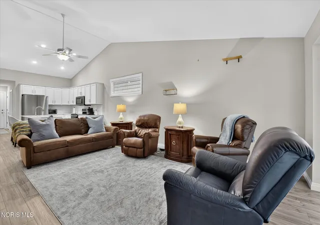 Photo 3 of Single family home for sale at 2056 Sunrise Crk Dr, Toledo, OH 43615 | MLS# 10010372 | Listing updated on 2026-10-04