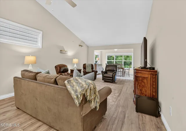 Photo 4 of Single family home for sale at 2056 Sunrise Crk Dr, Toledo, OH 43615 | MLS# 10010372 | Listing updated on 2026-10-04