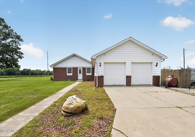 image of 10136 Sylvania Metamora Rd, Sylvania, OH 43560 | MLS# 10010371