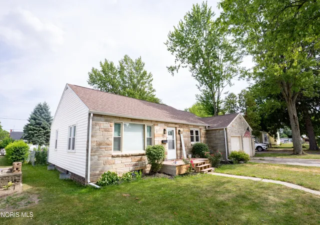Homes for sale in Defiance, OH | 1031 Washington Ave, Defiance, OH 43512 | MLS# 10010377