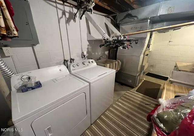 Listing Photo 2 - Condo for sale in building located at 5751 Cresthaven Ln, Toledo, OH 43614 - Unit #