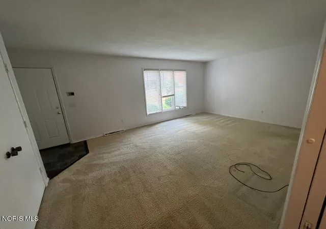 Photo 2 of Multi family home for sale at 5751 Cresthaven Ln, Toledo, OH 43614 | MLS# 10010380 | Listing updated on 2026-07-16