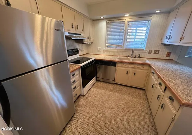 Photo 3 of House for sale at 5751 Cresthaven Ln, Toledo, OH 43614 | MLS# 10010380 | Listing updated on 2026-07-16