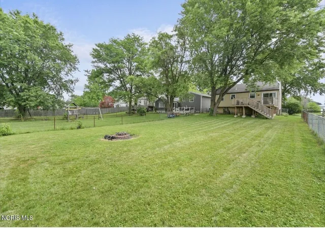 Photo 2 of Sale Pending at 5405 Thornbrook Trl, Toledo, OH 43611 | MLS# 10010383 | Listing updated on 2026-08-30