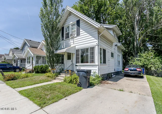 Photo 3 of Single family home for sale at 2020 Berkshire Pl, Toledo, OH 43613 | MLS# 10010719 | Listing updated on 2026-07-20