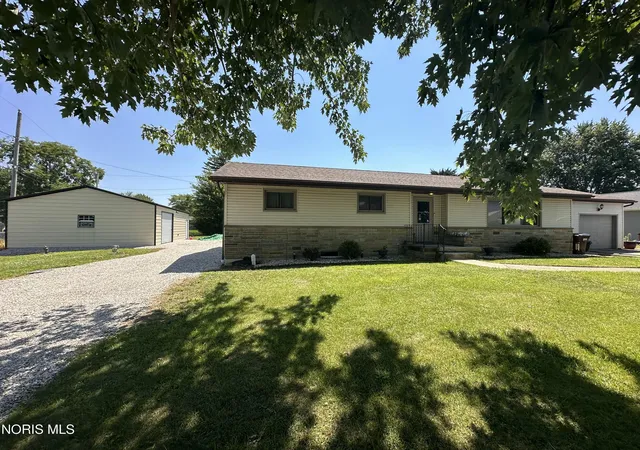 Photo 2 of Single family home for sale at 140 Allen St, Tiffin, OH 44883 | MLS# 10010390 | Listing updated on 2026-07-30