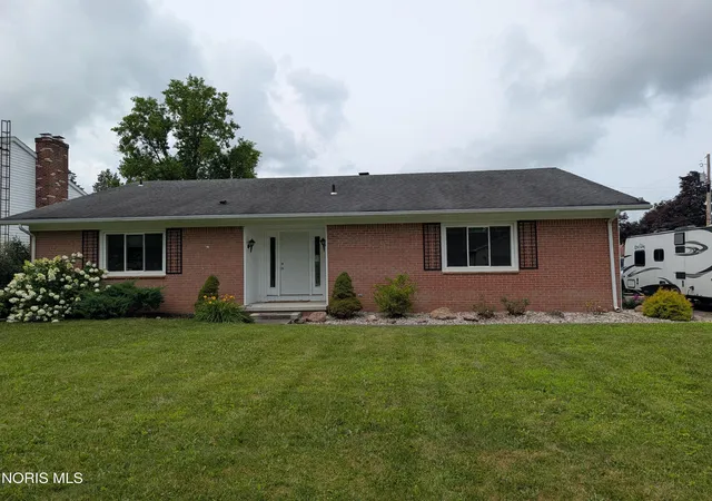 1st image of 906 Fennimore St, Fremont, OH 43420 | MLS# 10010387