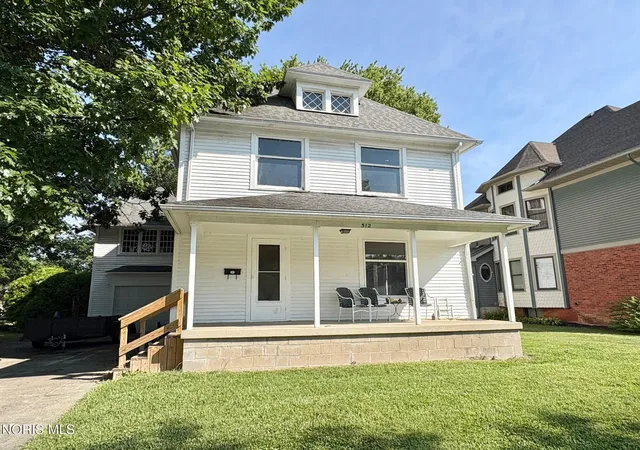 Homes for sale in Napoleon, OH | 512 W Washington St, Napoleon, OH 43545 | MLS# 10010394